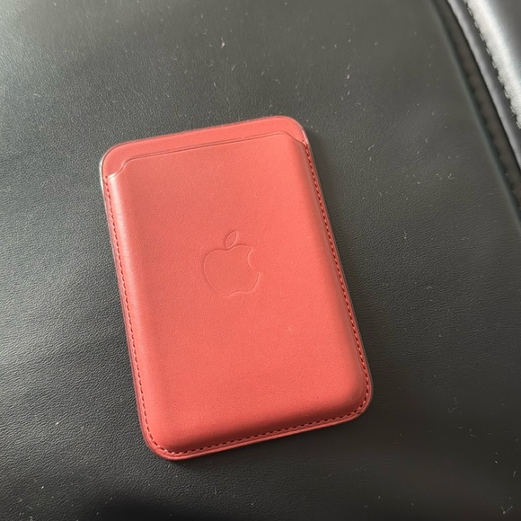 Apple magsafe wallet - Picture 1 of 1